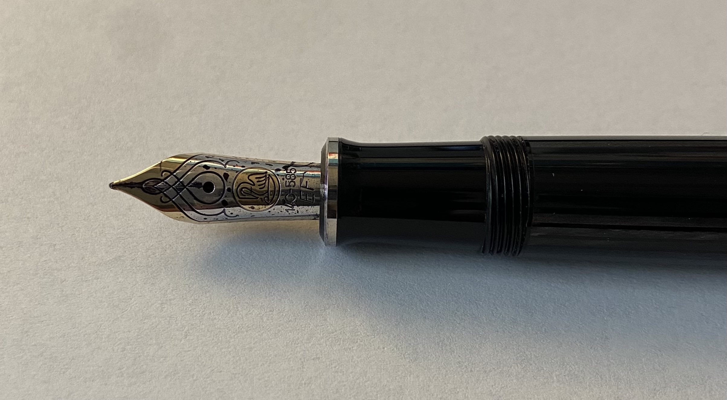 Pelikan_M605_Feder_1.jpg
