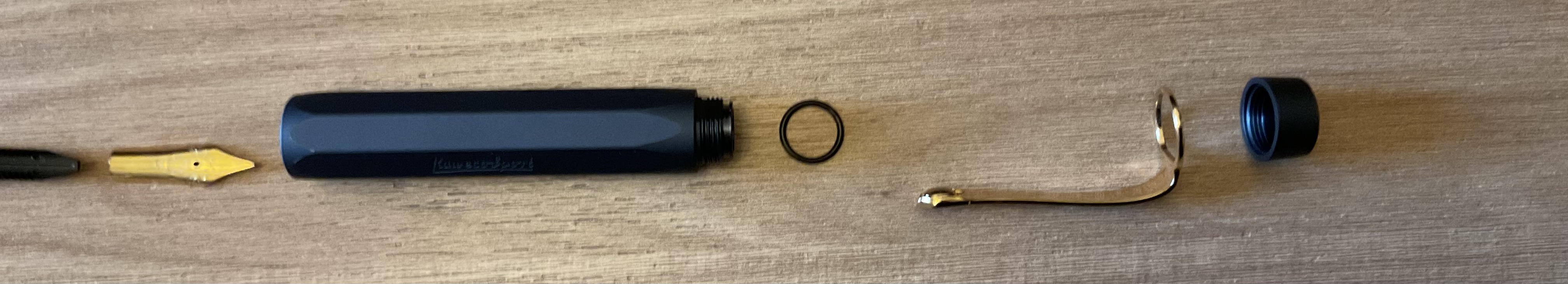 Kaweco Piston Sport AL Navy zerlegt vorne.jpeg