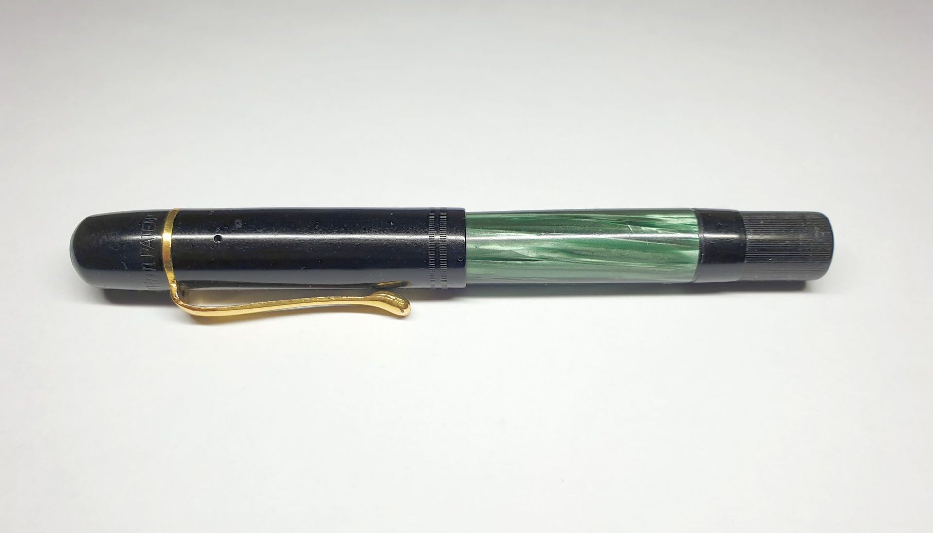 Pelikan-100-01.jpg