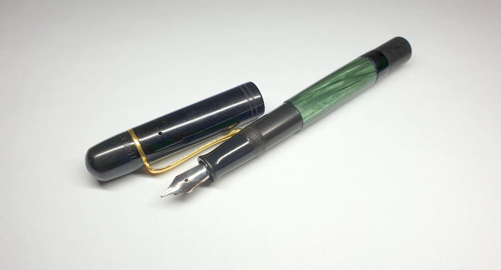 Pelikan-100-02.jpg