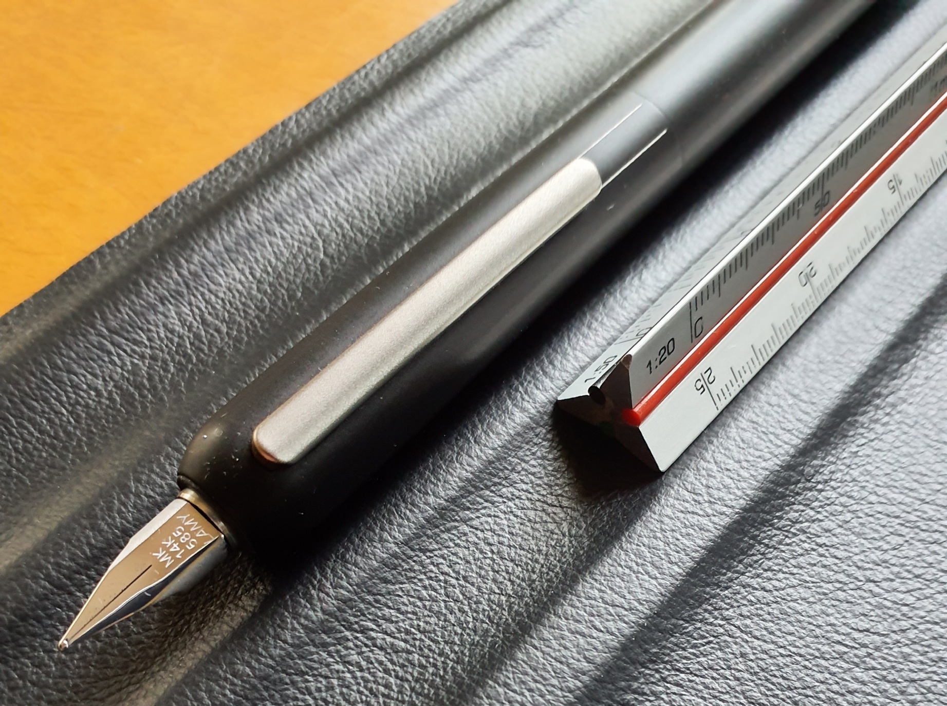 Lamy dialog 3 mattschwarz mit 585-MK-Feder