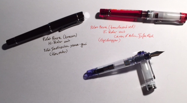 Meine Preras mit Schriftproben der M- und F-Federn.