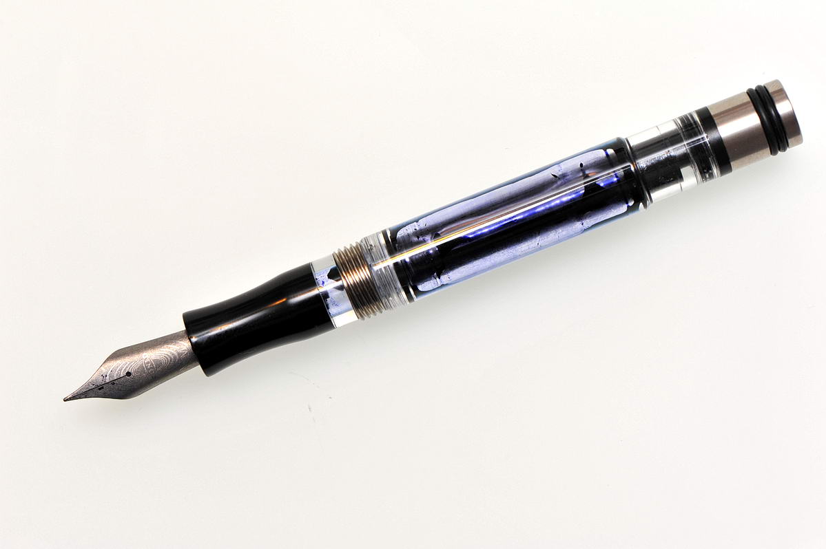 Das isser! Conid Regular Bulkfiller by fountainbel