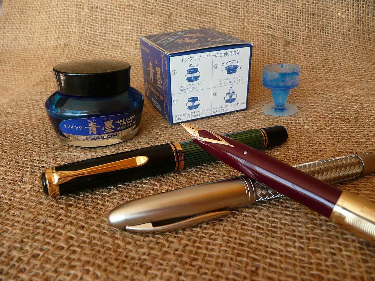 sei-boku bottle n pens.jpg
