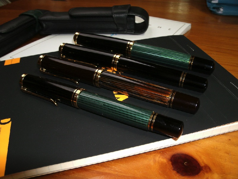 Pelikan_Souveraen_SetA.jpg