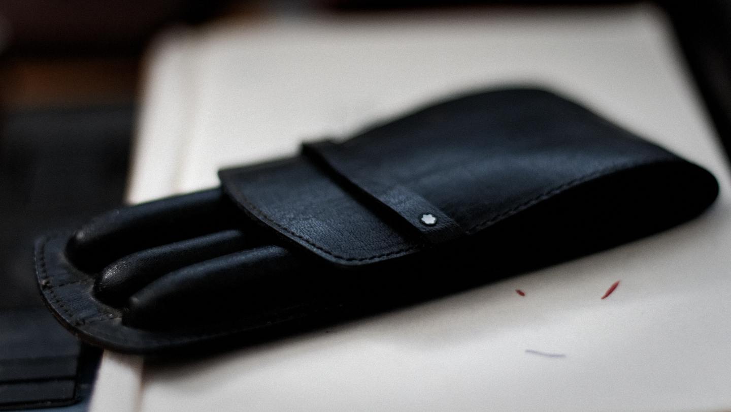 Das schlanke Etui in voller Pracht.