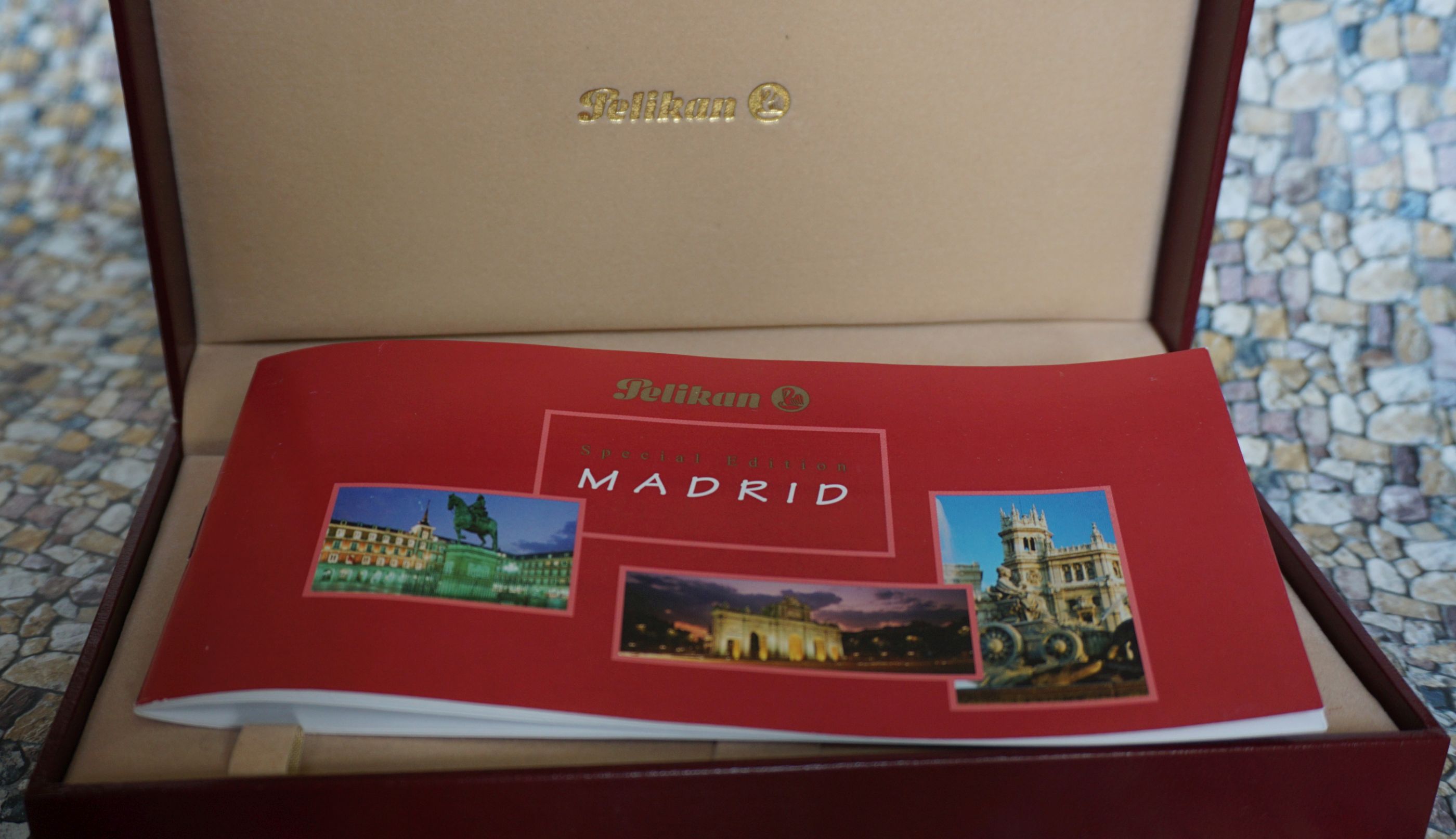 3-Booklet.jpg