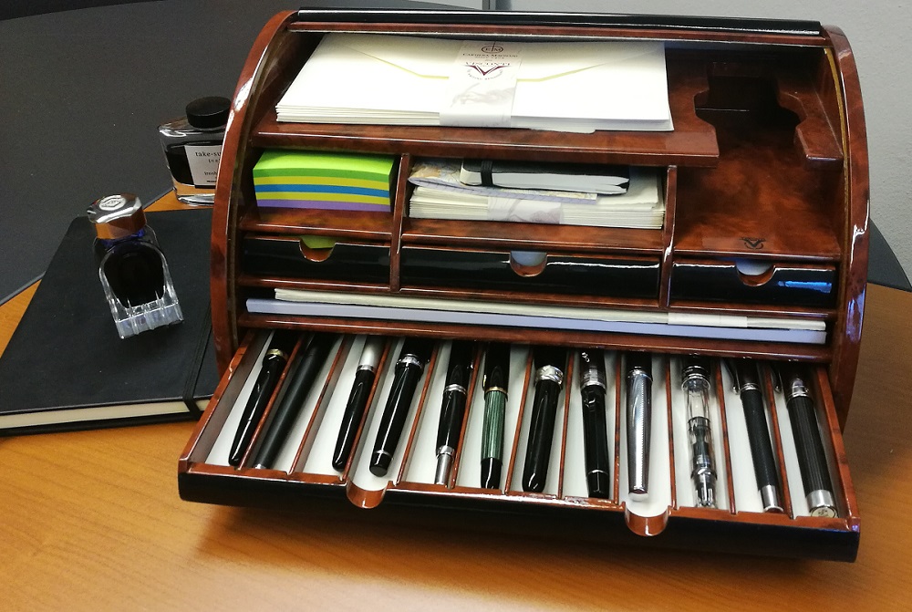 desk.jpg