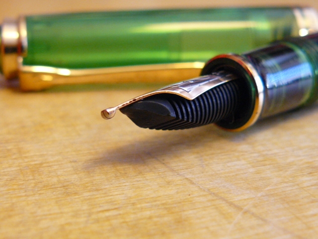 Pelikan.Transparent.Gruen. 003.JPG