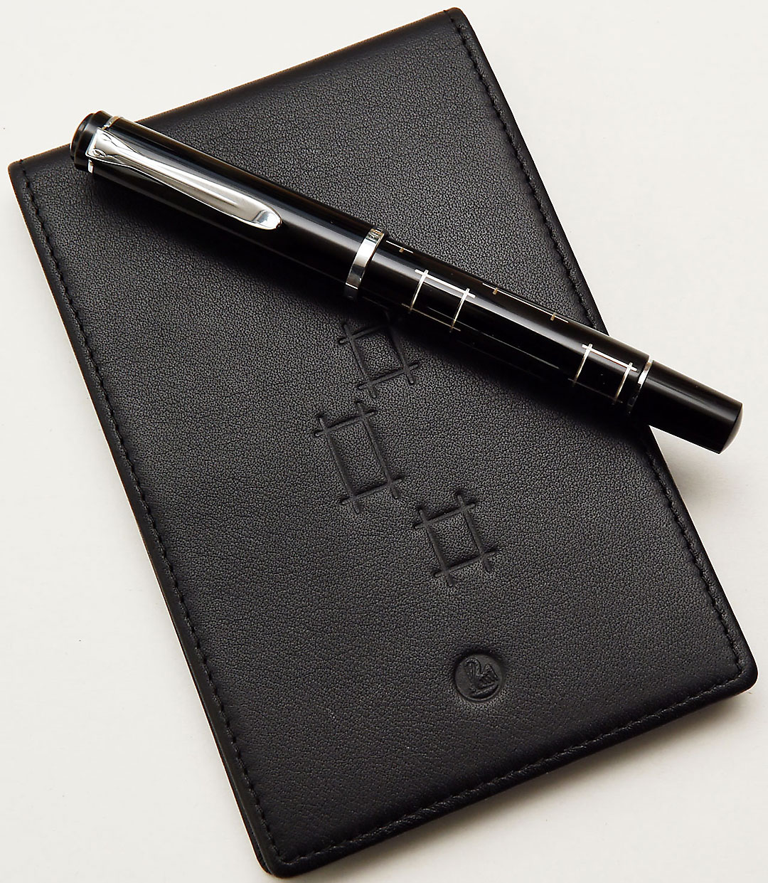 Pelikan-M215_0001.jpg