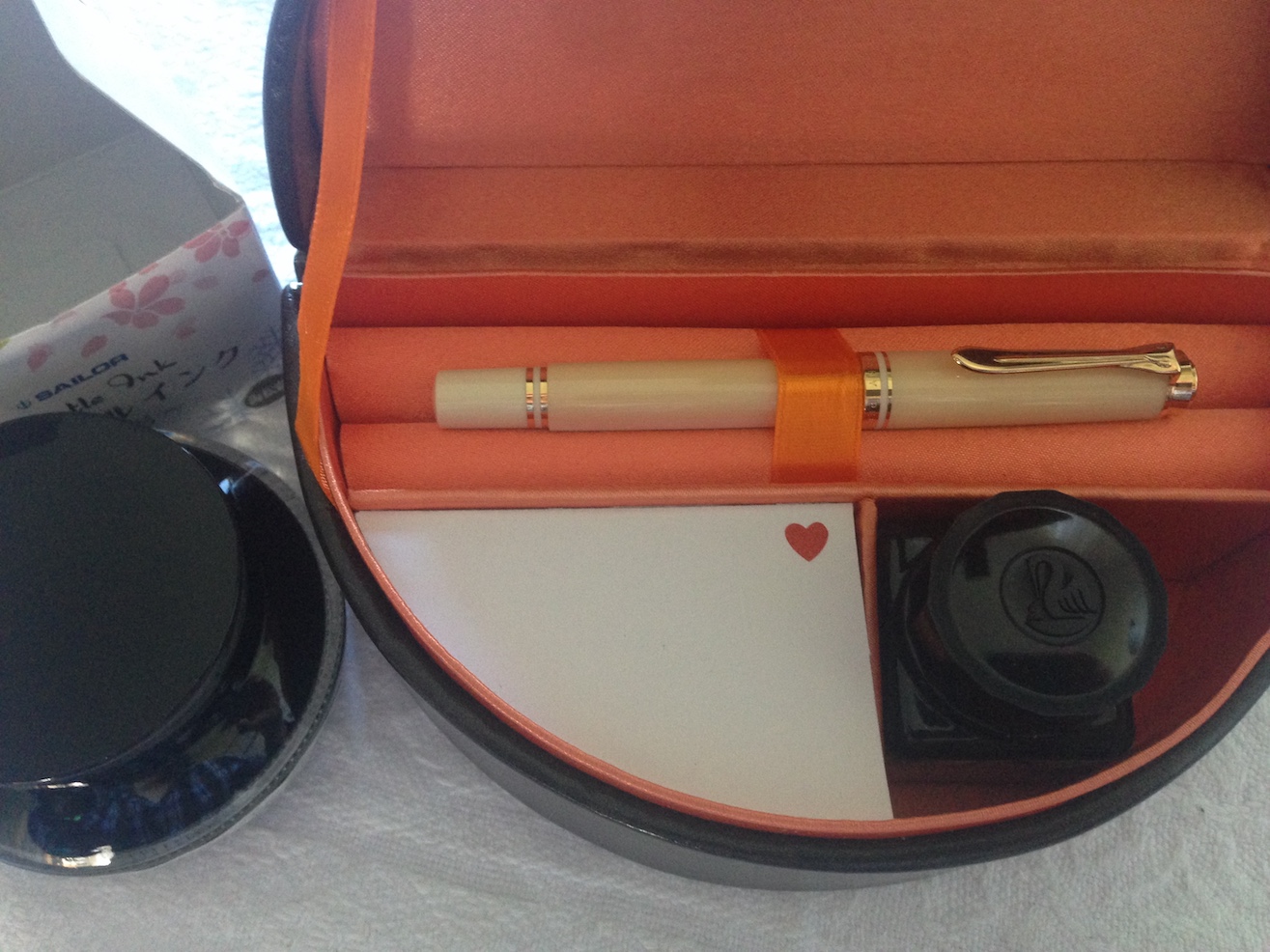 Pelikan-M320-pearl-M-Sailor-Miruai