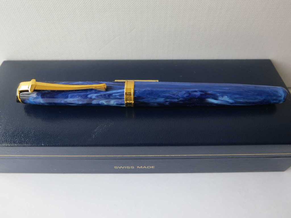 Kugelschreiber-Stylo-Plume-Caran-dAche3.jpg
