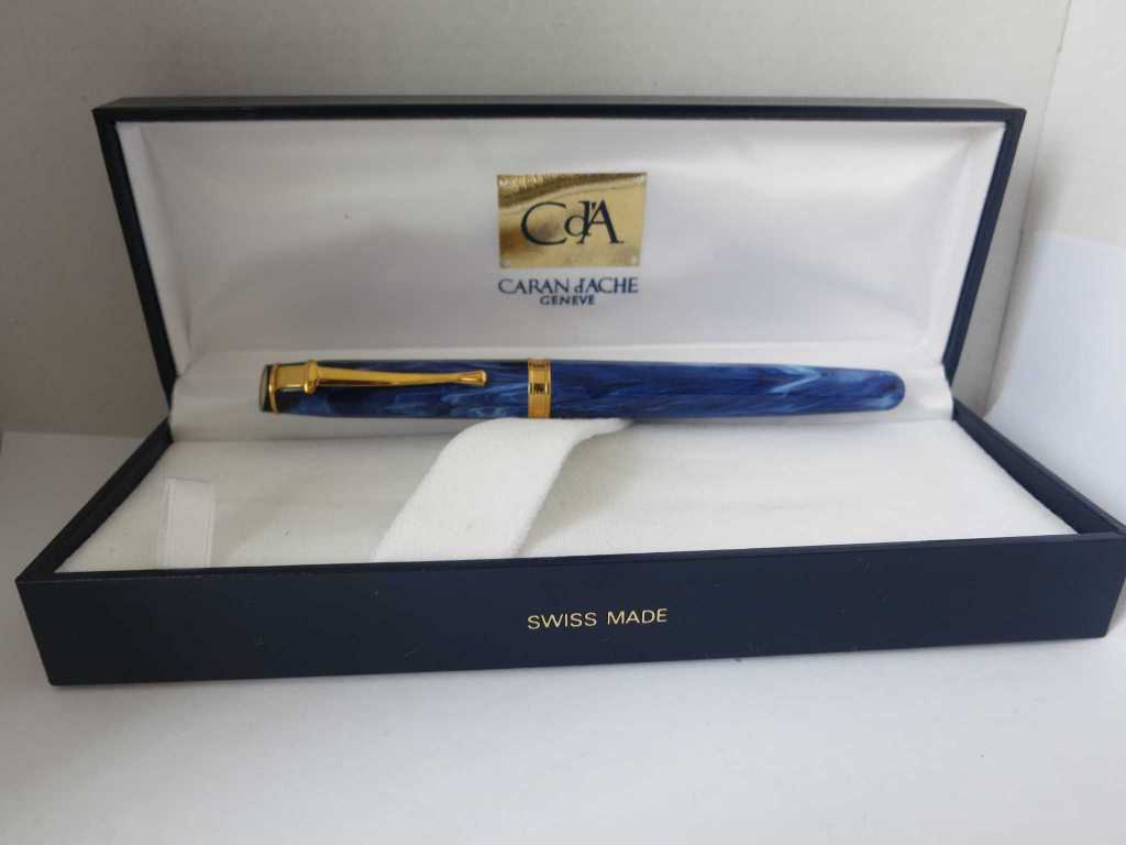 Kugelschreiber-Stylo-Plume-Caran-dAche4.jpg