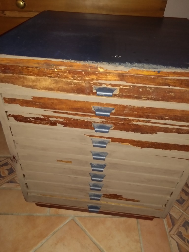 schubladenschrank.jpg
