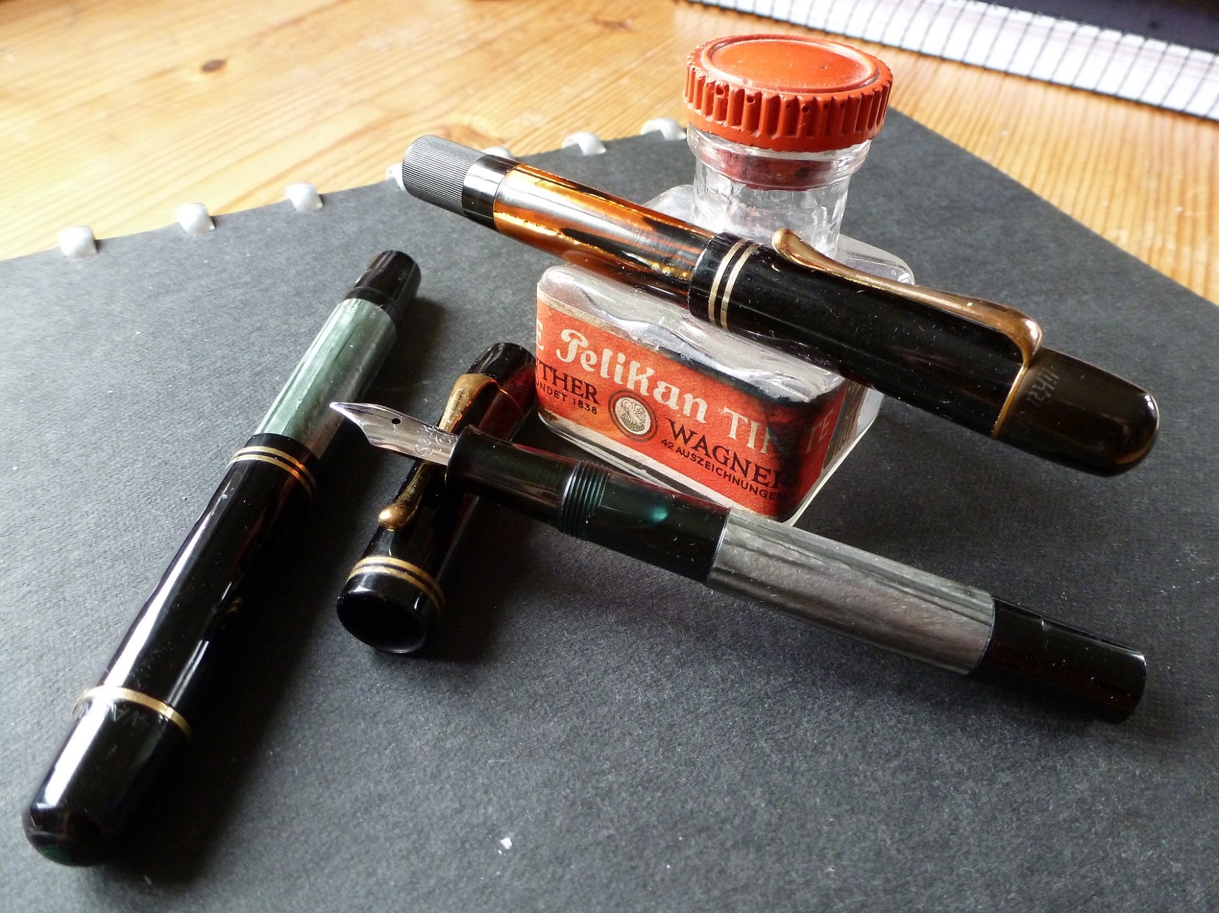 Pelikan Glas .JPG