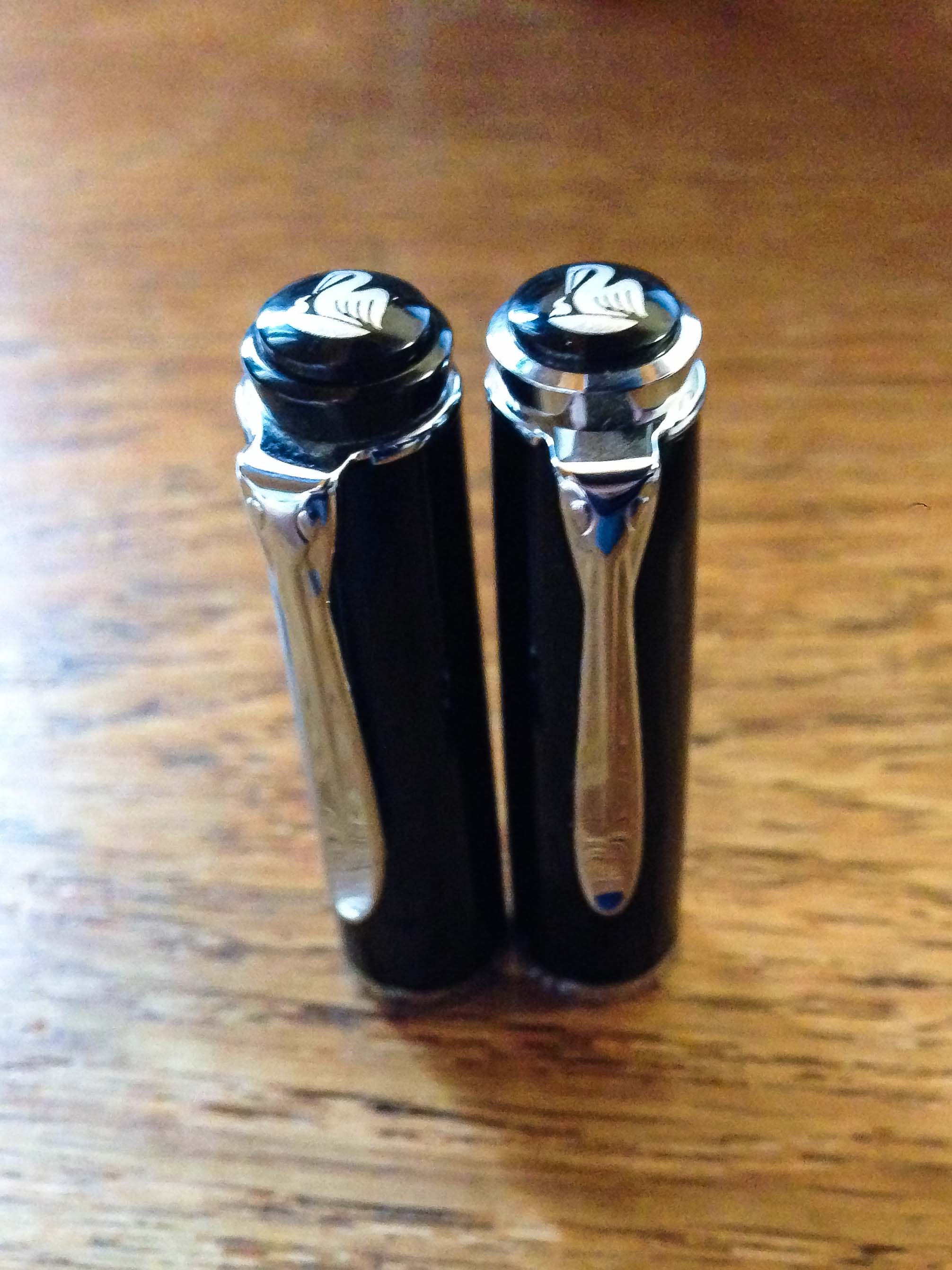 Original schwarz defekt<br />Ersatz silber