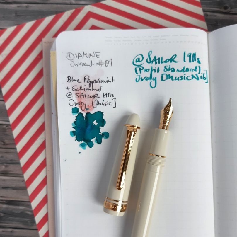 2019 12 01 Diamine Inkvent 01 Blue Shimmer 12.jpg