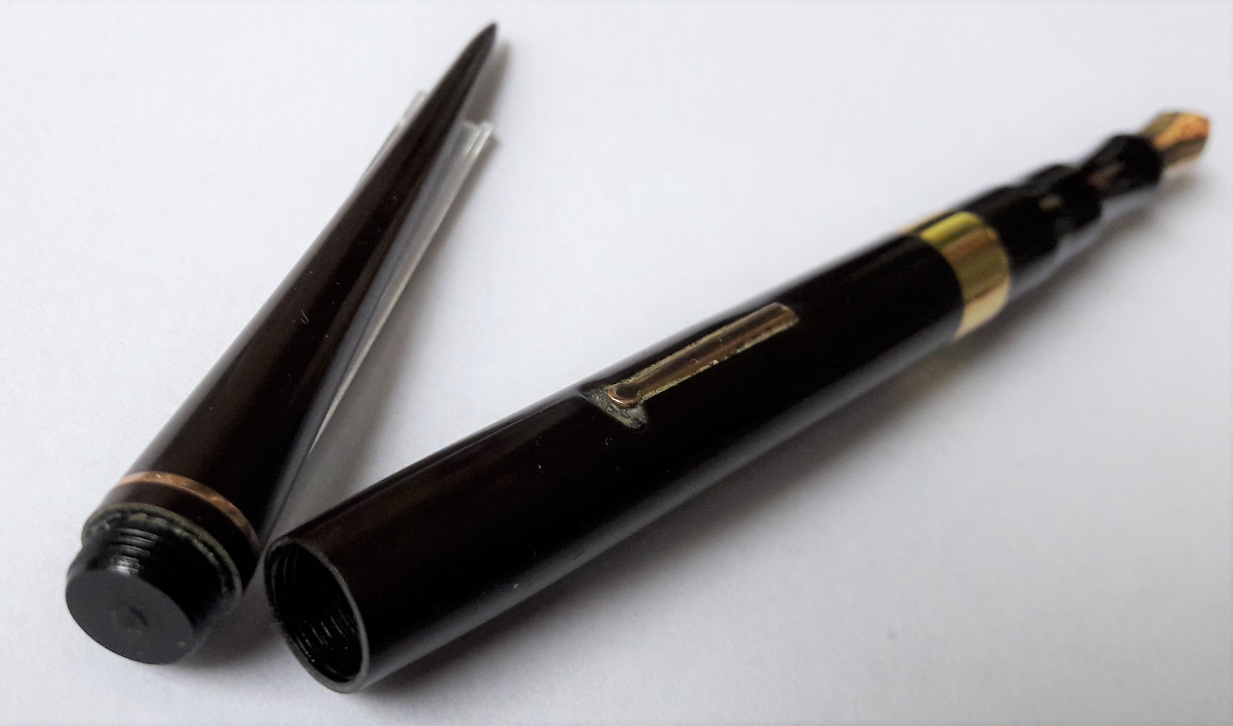 TDLR-DESKPEN-005.jpg