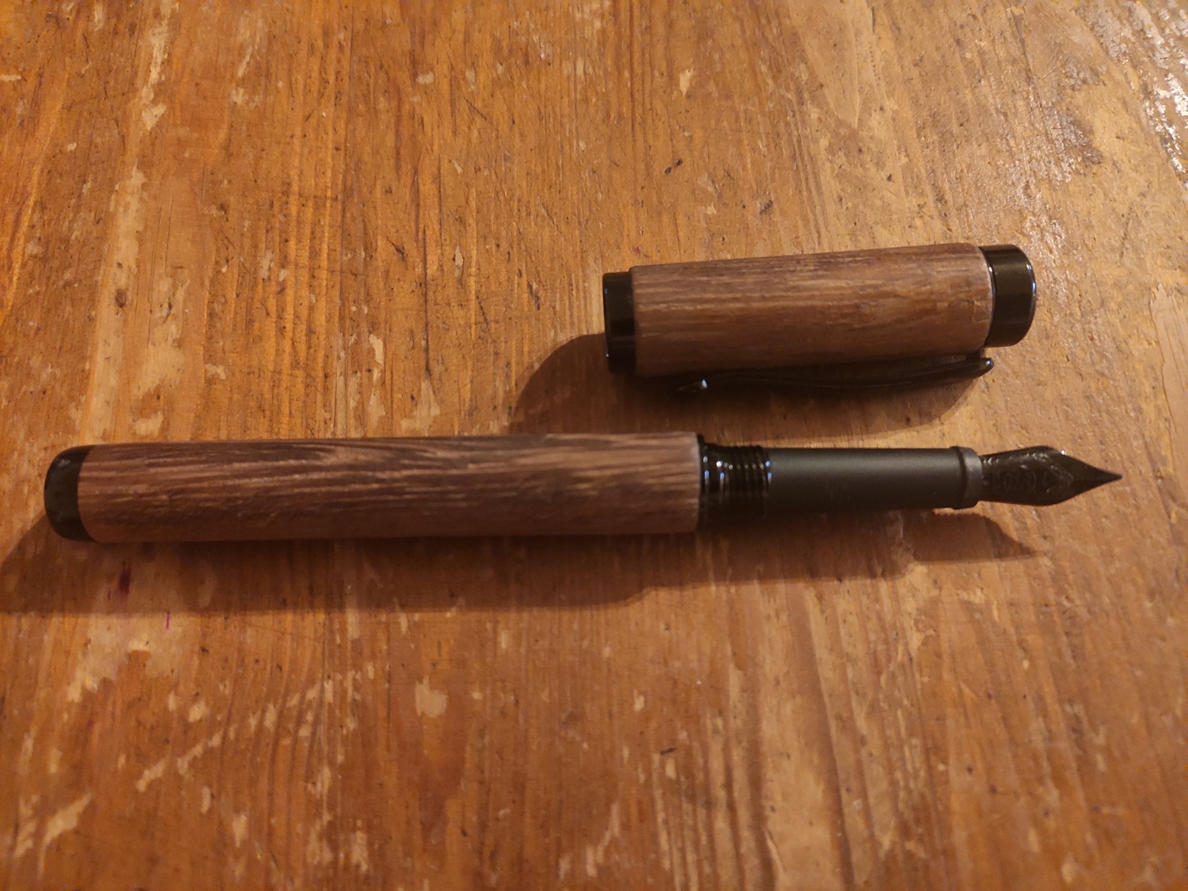 Saarpen 266 Teak schwarz.jpg