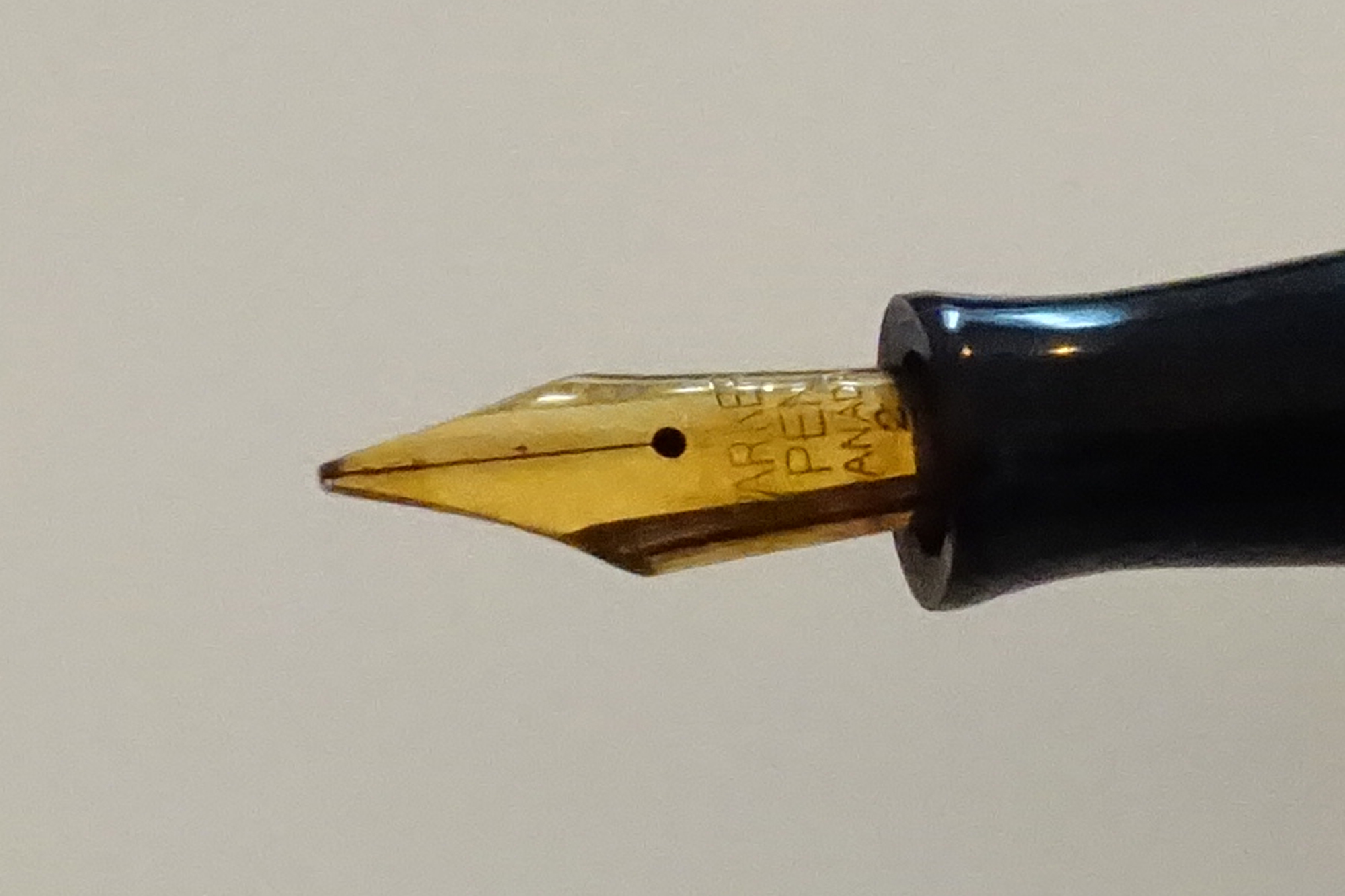 Paker_Lucky-Curve_Canada_Black-Chased_#2nib_1920s_nib.jpg