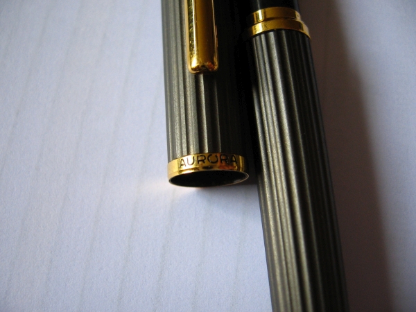 Zierband mit Fimenimprint