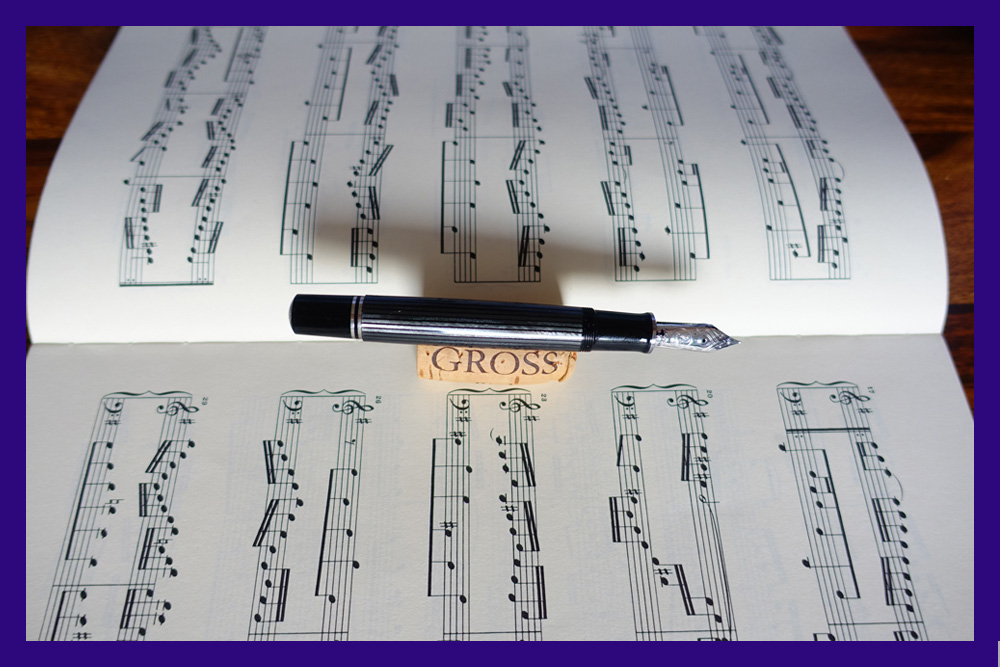01_Pelikan_Souveraen-M1005_Stresemann_UnCapped.jpg