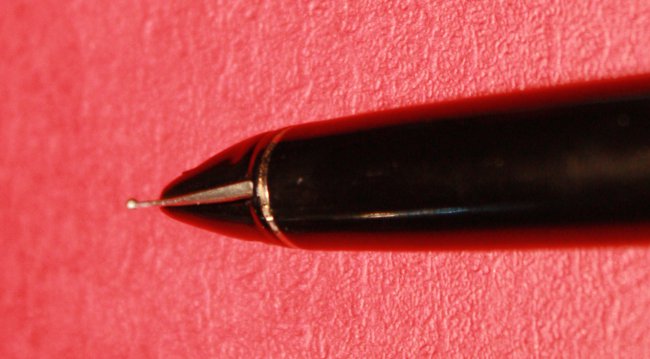 Feder von der Seite