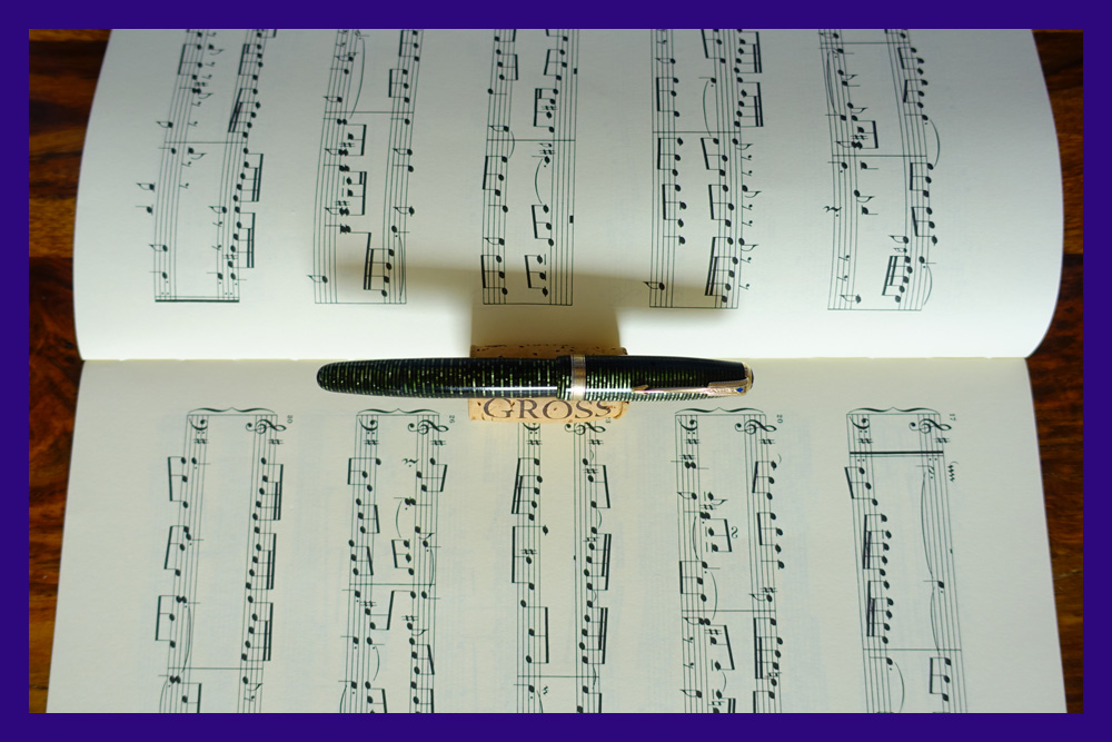 24_Parker_Vacumatic_Emerald_Capped.jpg