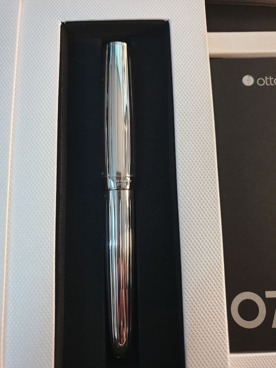 Otto Hutt Design 07 Silber - 0.jpg